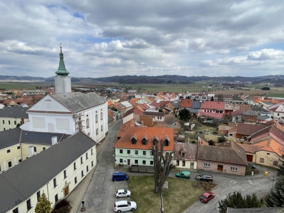 Z této věže se svět jeví krásným Z této věže se svět jeví krásným