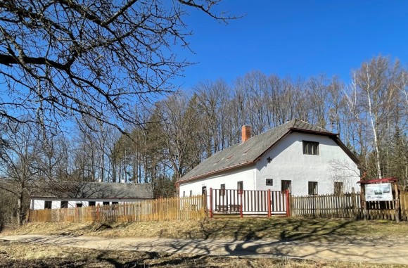 Sloužit Nejvyšší Pravdě a Lásce věrně v každé době Sloužit Nejvyšší Pravdě a Lásce věrně v každé době
