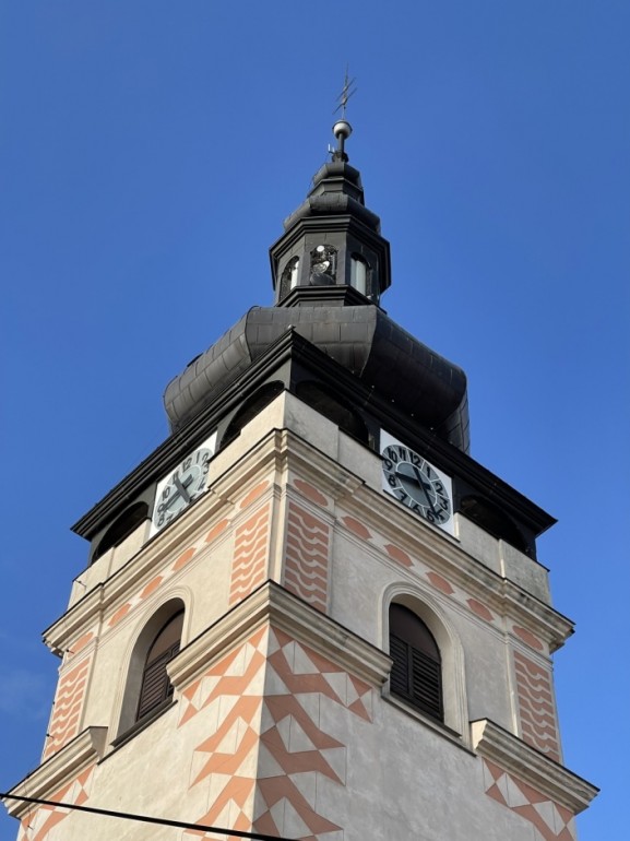 Dnešní podoba městské věže pochází z roku 1593.