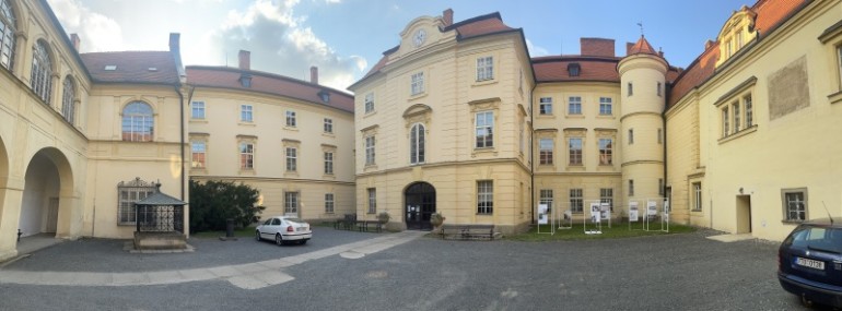 Nádvoří zámku v Bystřici pod Hostýnem